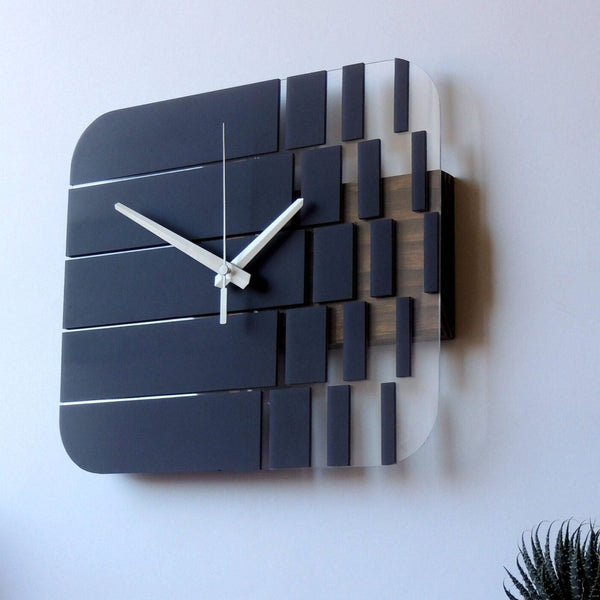 Deluxe - Wall Clock