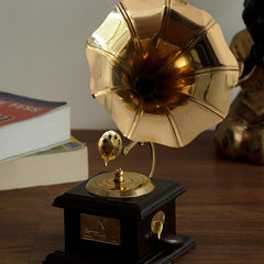 Antique Gramophone - Table decor
