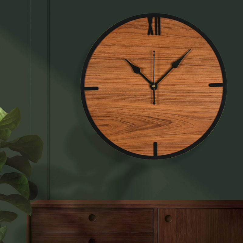 Saros - Wall Clock