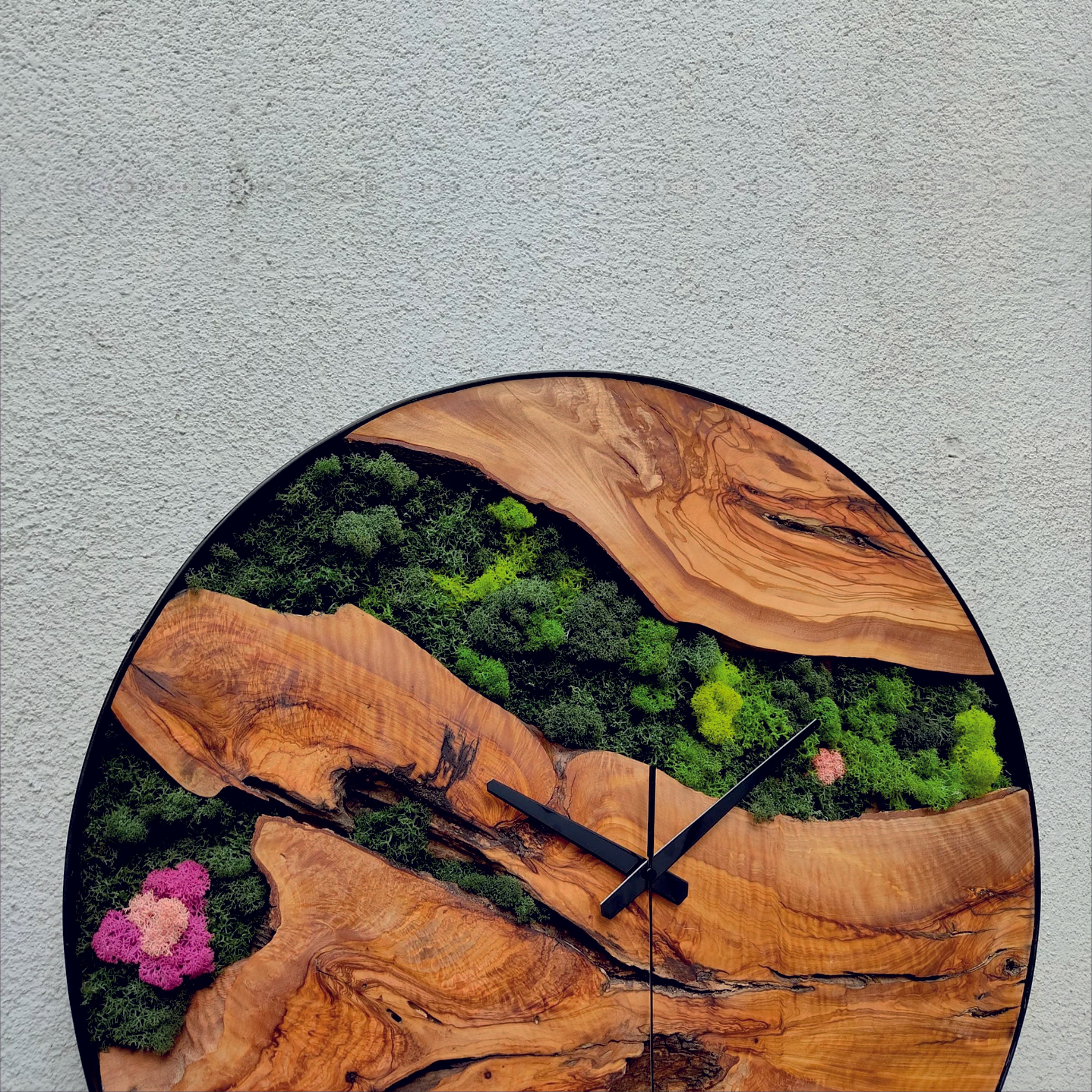 Moss Bark Wood - Wall Clock